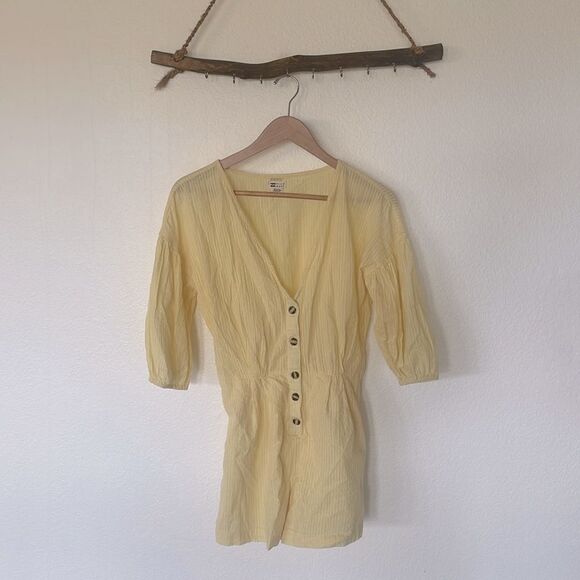 Billabong  yellow romper - Picture 2 of 2